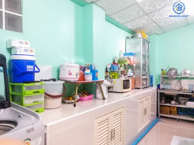 *****ทาวน์เฮ้าส์มือสองย่านนนทบุรี ม.วิโรจน์วิลล์ สะพานนนทบุรี-บางบัวทอง เนื้อที่ 21 ตร.ว. ฟังก์ชัน 3 ห้องนอน 2 ห้องน้ำ 1 ที่จอดรถ แถมฟรี! แทงก์น้ำ, ประตูรีโมท 100 ม. ถ.สะพานนนทบุรี-บางบัวทอง บนทำเลศักยภาพ เชื่อมต่อถ.กาญจนาภิเษก, ถ.ชัยพฤกษ์, ถ.นครอินทร์